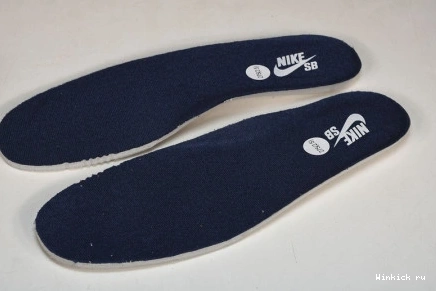 1 Midnight Jordan Navy Low SB 1009
